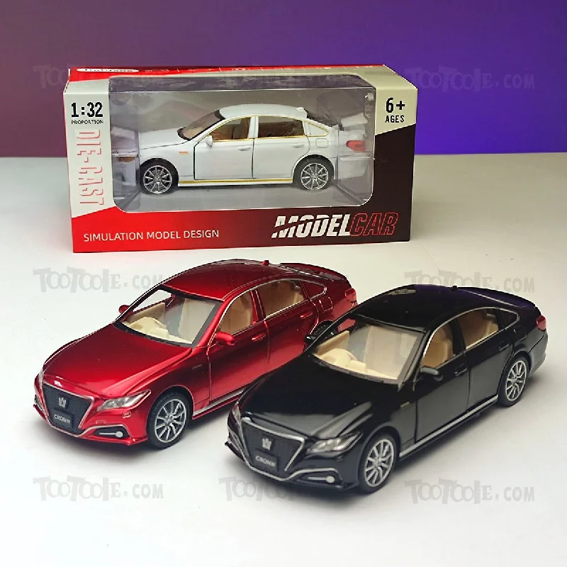 Diecast Car Toyota Crown  Luxury SUV Pull Back Car Model with Light